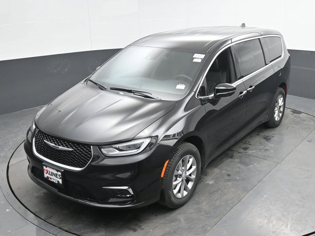 New 2026 Chrysler Pacifica Select AWD/4WD image 35