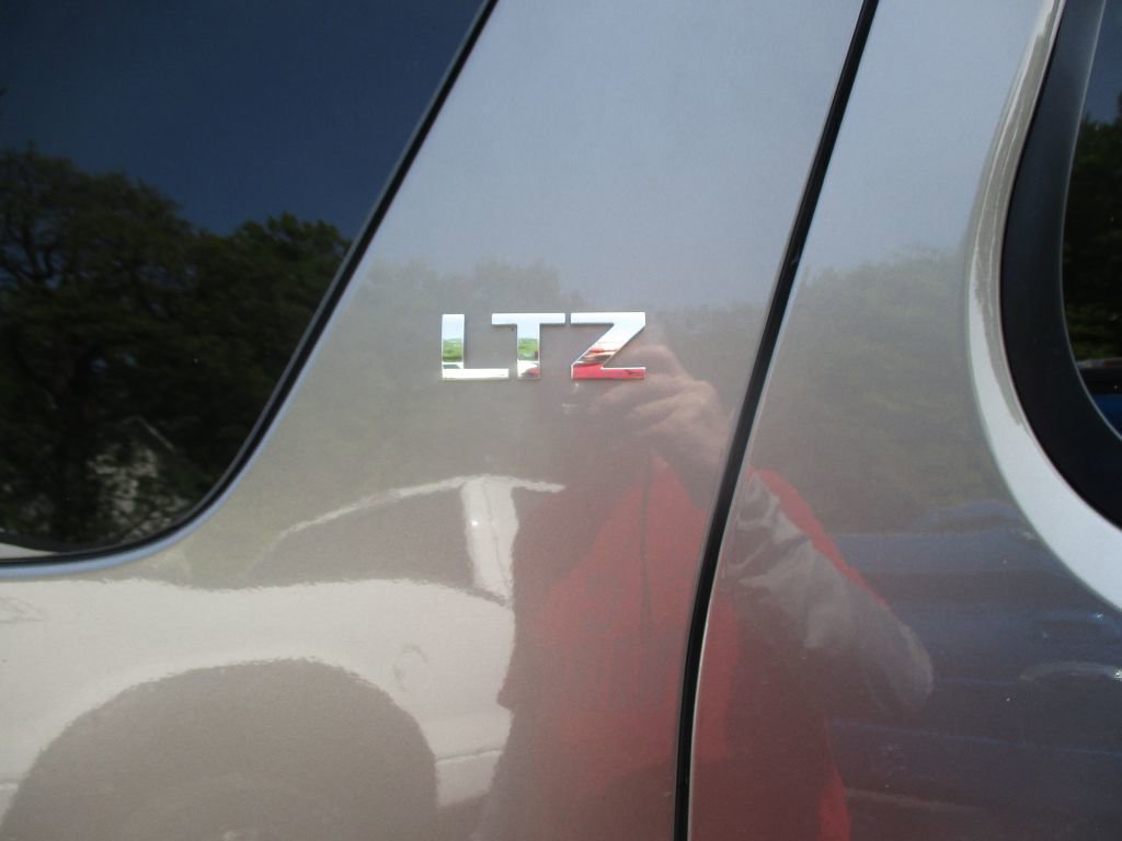 Used 2011 Chevrolet Tahoe LTZ image 4