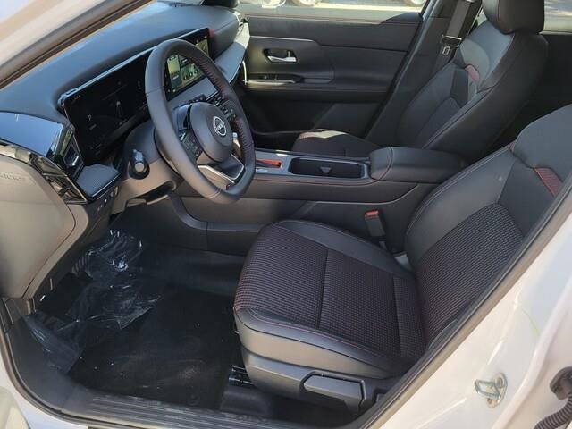 New 2025 Nissan Kicks SR w/ Illumination Package image 14