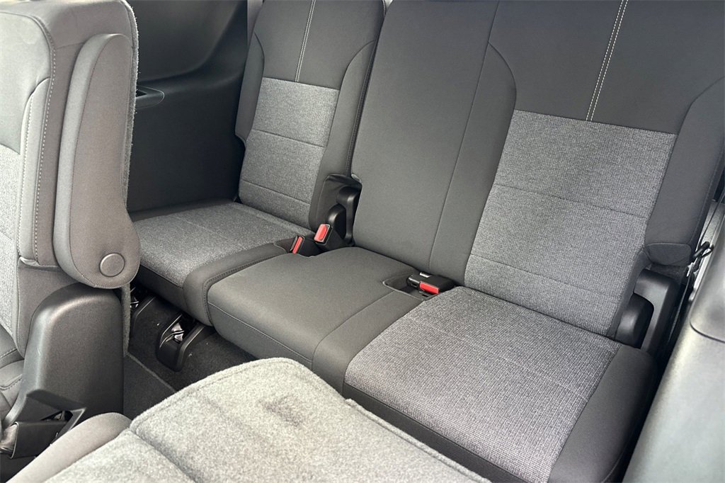 New 2025 GMC Acadia Elevation image 13