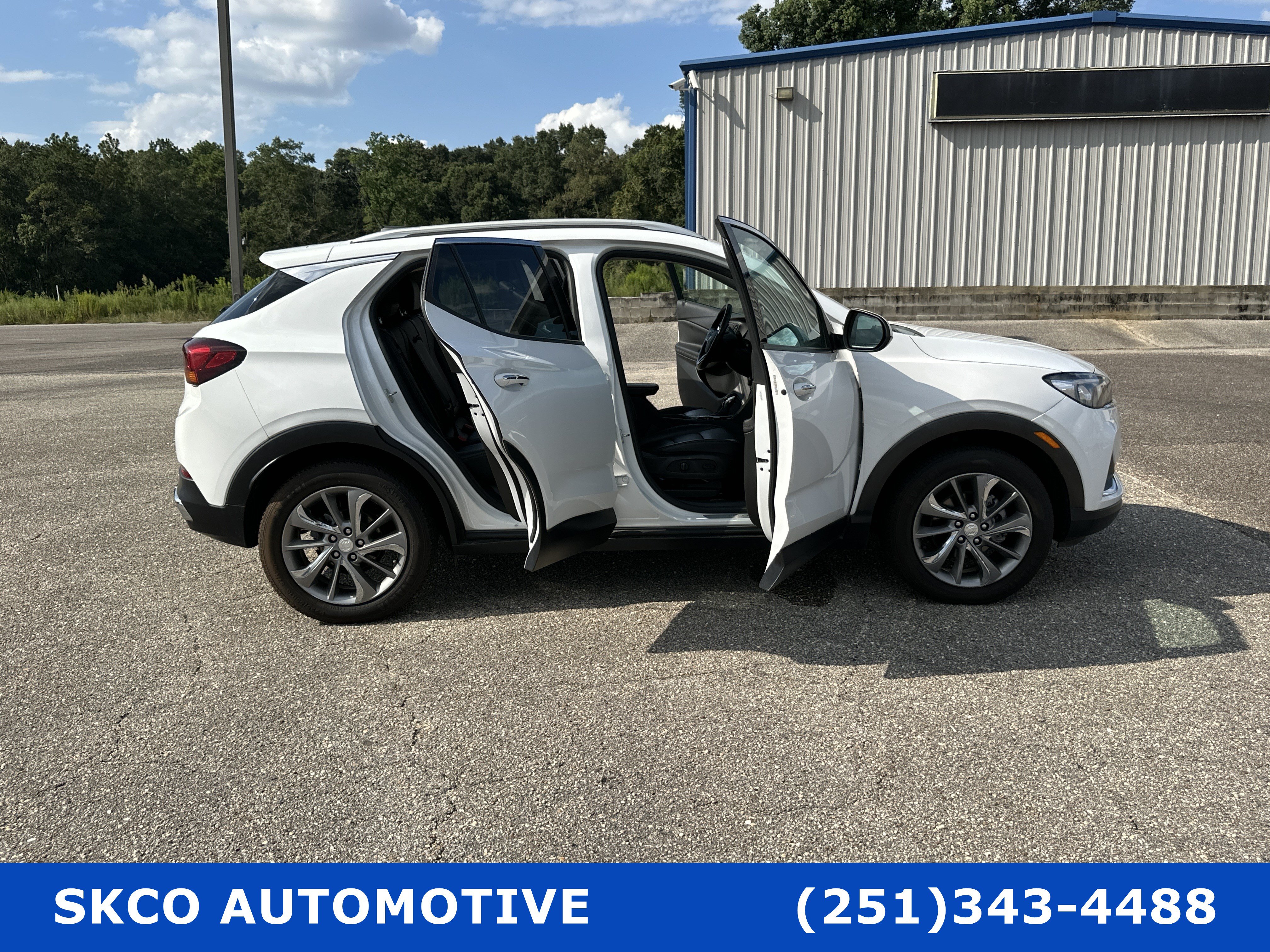 Used 2021 Buick Encore GX Essence w/ Experience Buick Package AWD/4WD image 32