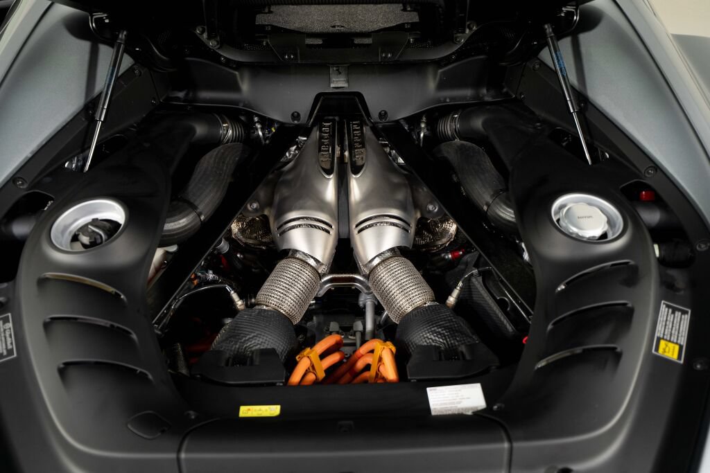 Used 2024 Ferrari 296 GTB RWD image 30
