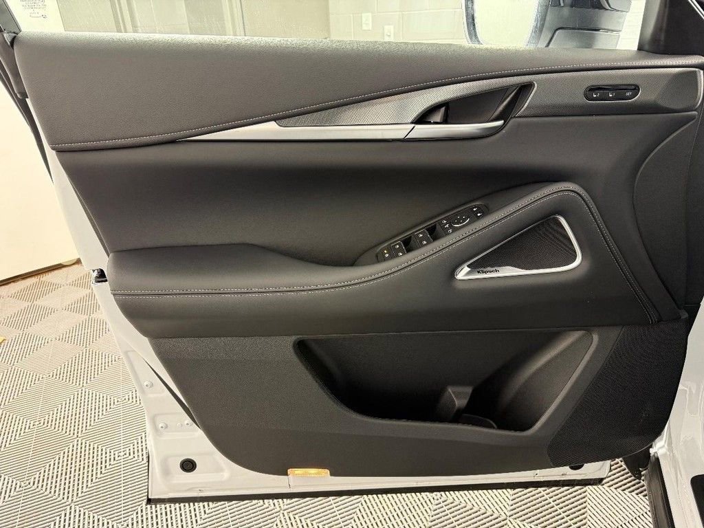 New 2026 INFINITI QX60 Luxe image 17