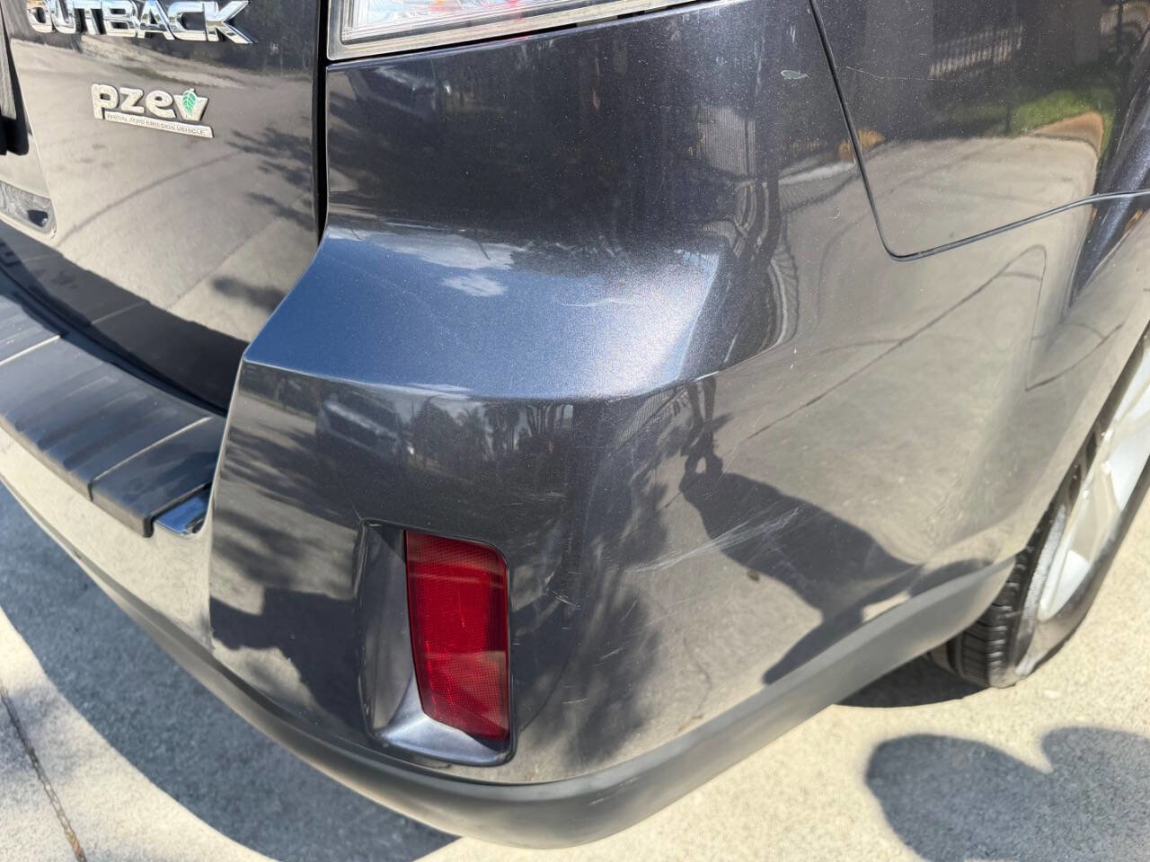 Used 2013 Subaru Outback 2.5i Limited w/ Moonroof Pkg image 15