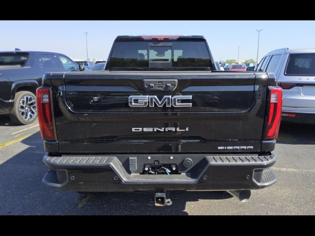 Used 2024 GMC Sierra 3500 Denali Ultimate AWD/4WD image 9