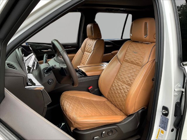 Used 2022 Cadillac Escalade Premium Luxury AWD/4WD image 22