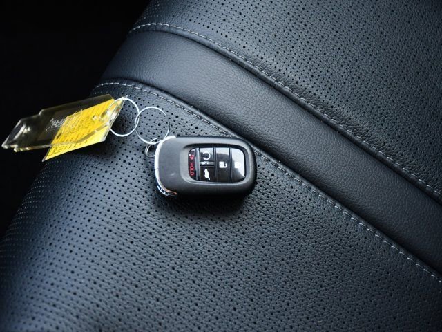 Used 2024 Honda Pilot Elite image 16