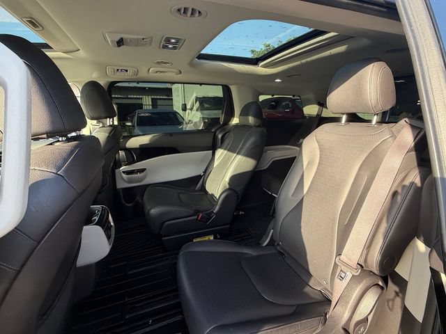 Used 2024 Kia Carnival SX Prestige FWD image 12