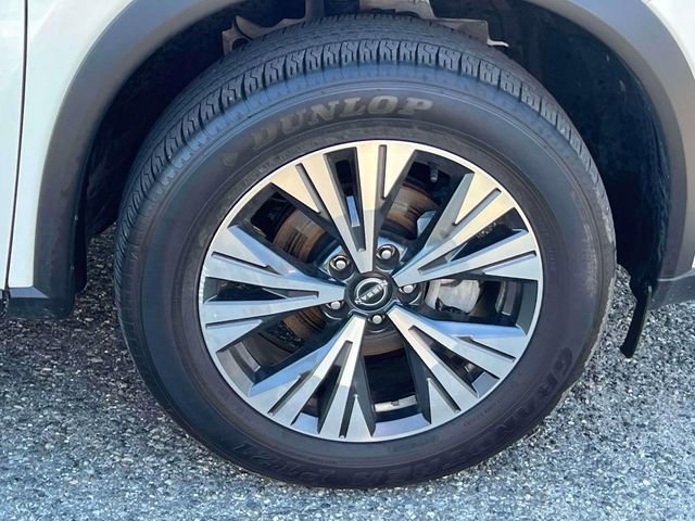 Used 2023 Nissan Rogue SV w/ SV Premium B Package image 11