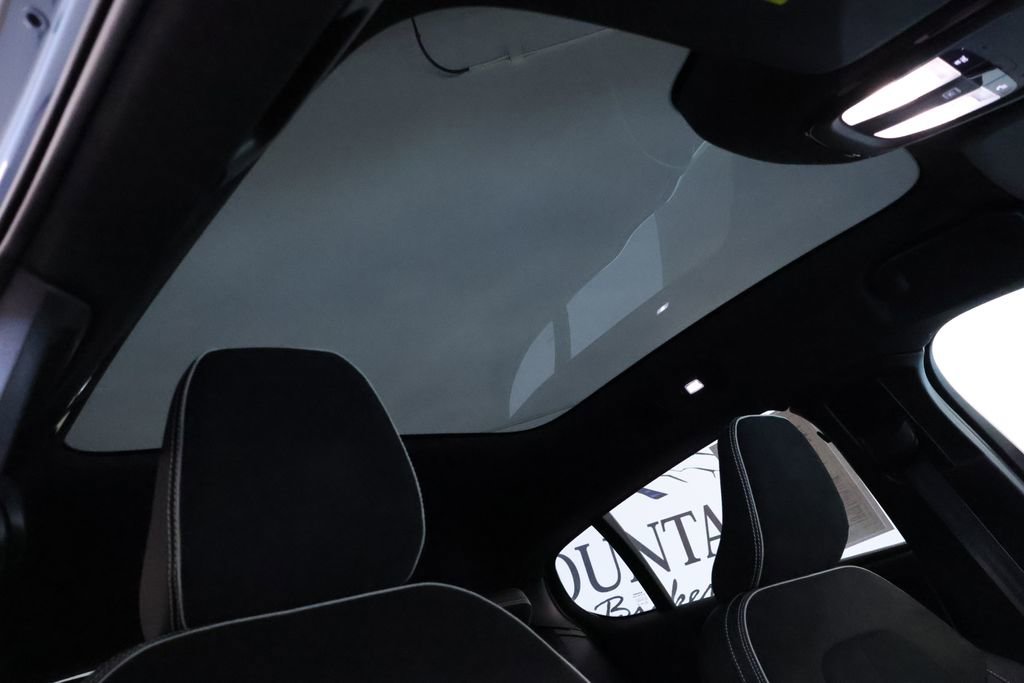 Used 2022 Volvo C40 P8 Recharge Ultimate image 12