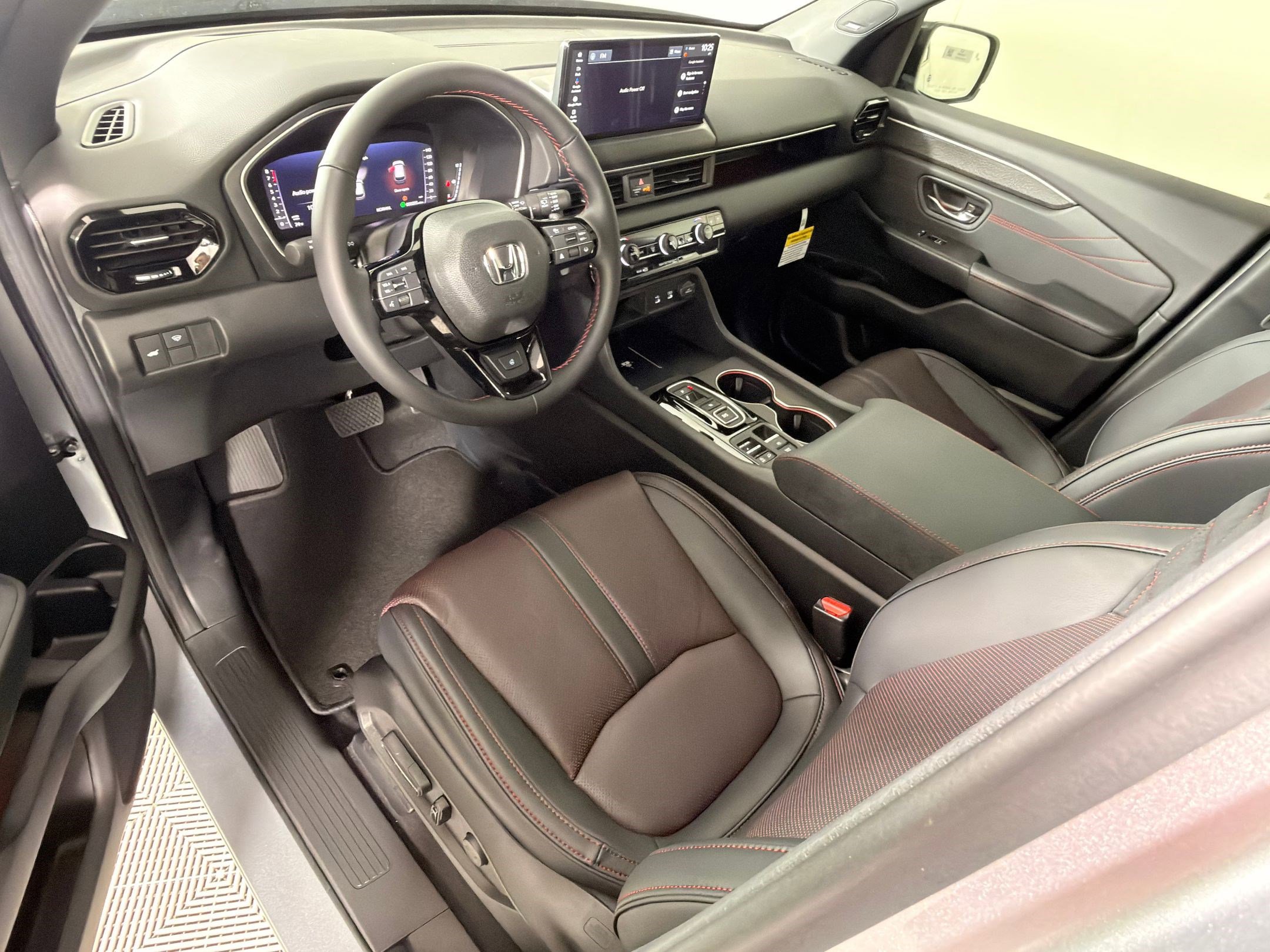New 2026 Honda Pilot Black Edition image 4