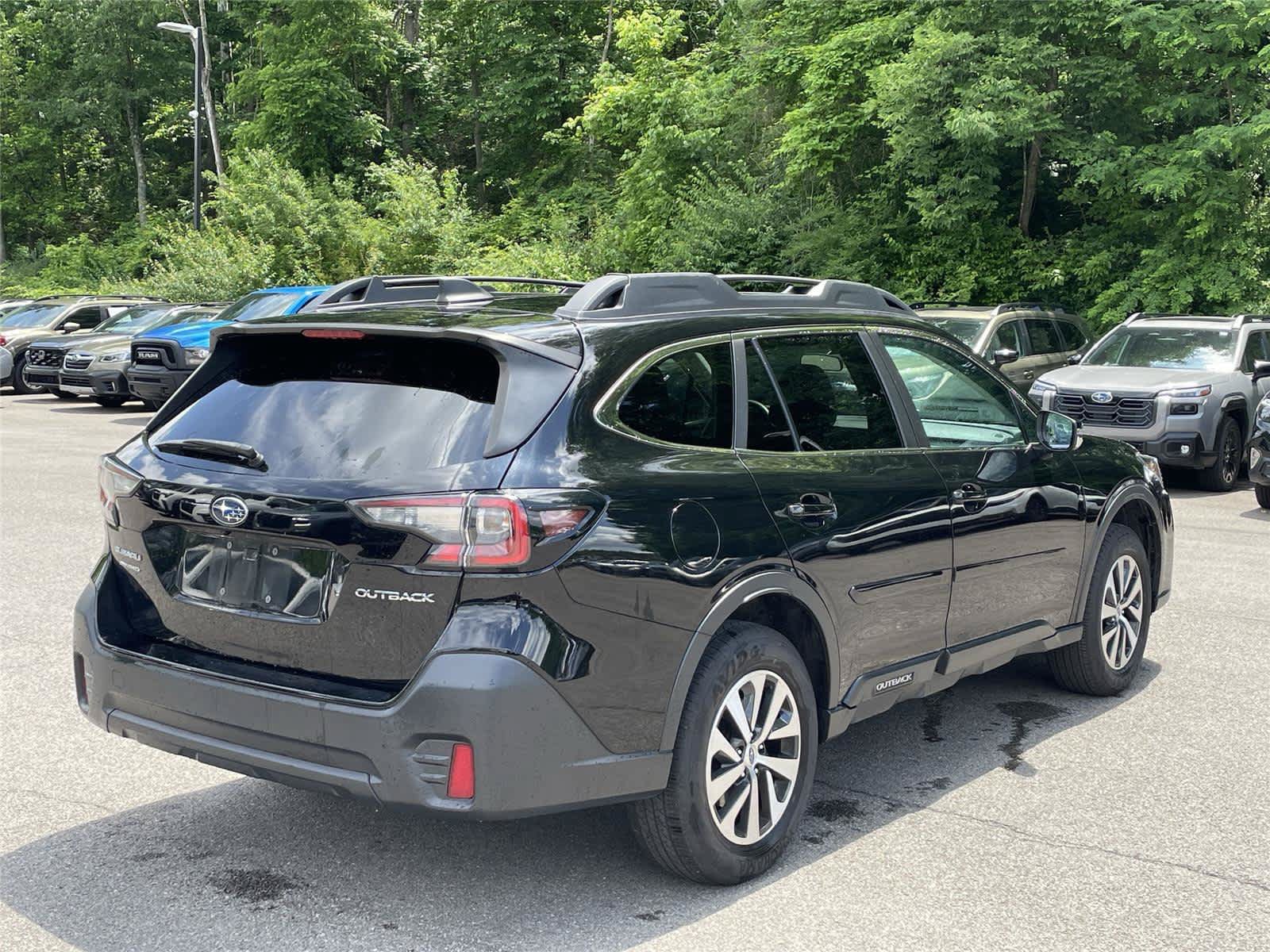 Used 2022 Subaru Outback Premium AWD/4WD image 5