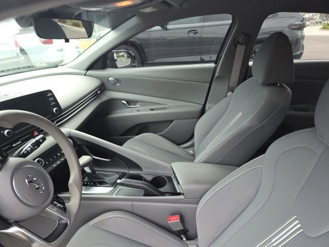 Used 2023 Hyundai Elantra SEL image 7