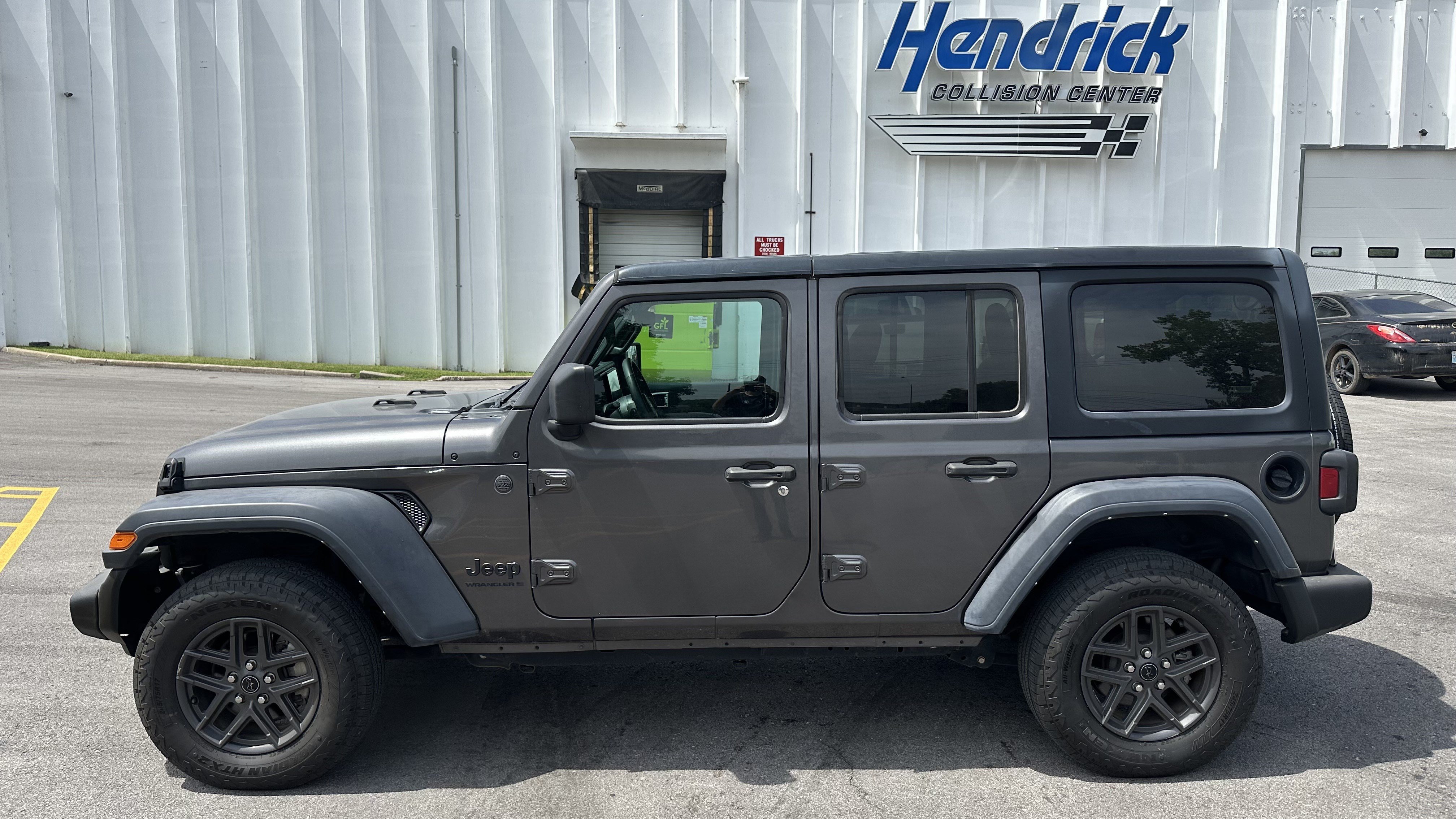 Used 2024 Jeep Wrangler Unlimited Sport AWD/4WD image 7