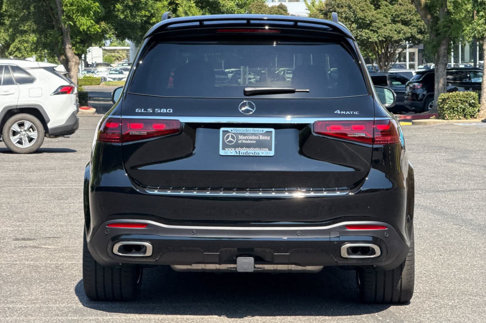 New 2026 Mercedes-Benz GLS 580 4MATIC image 4