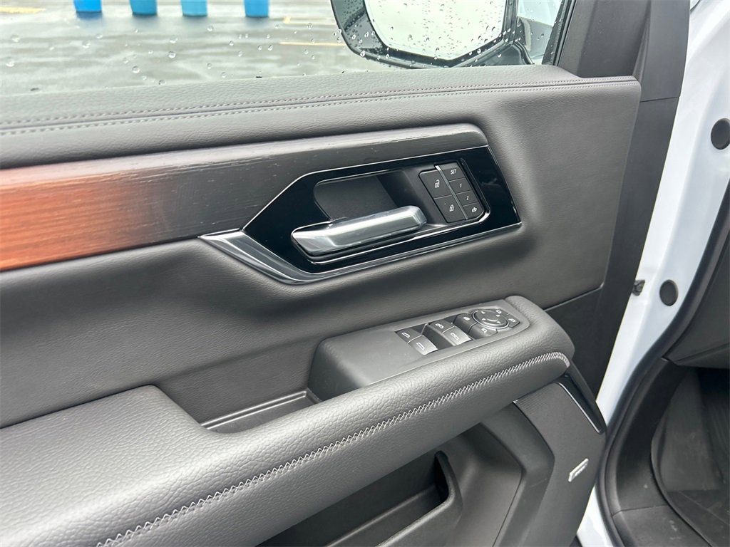 New 2026 GMC Yukon Denali w/ Sun & Power Step Package image 14