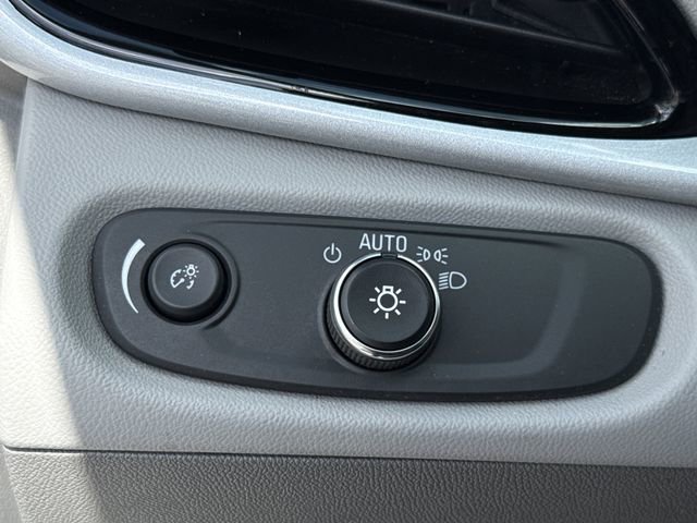 Used 2017 Chevrolet Volt LT w/ Comfort Package image 33