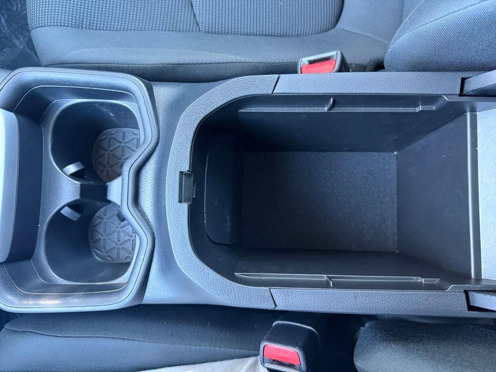 Used 2021 Toyota RAV4 LE image 23