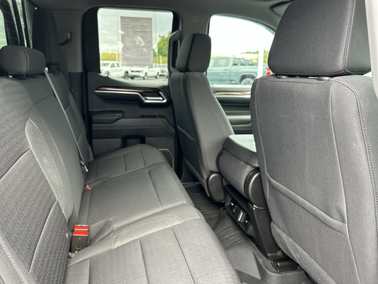 Used 2023 GMC Sierra 1500 SLE AWD/4WD image 19