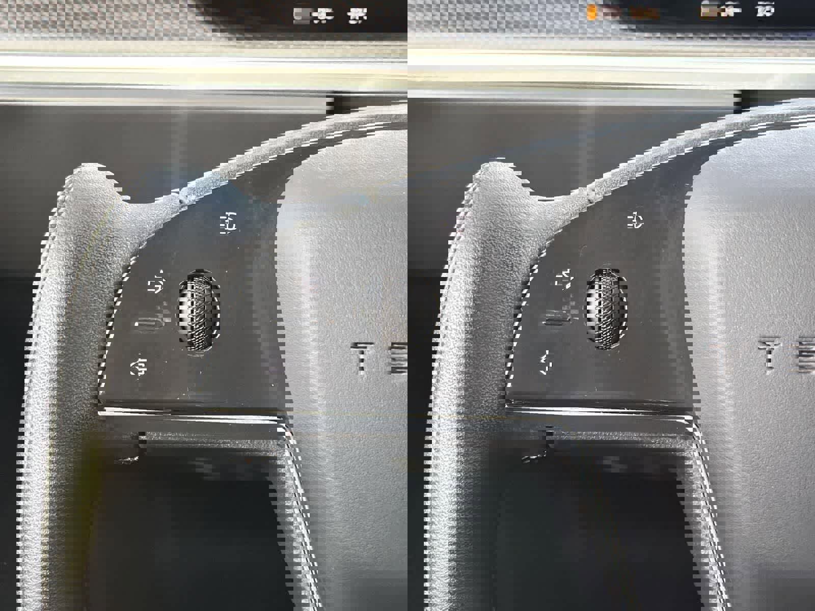 Used 2022 Tesla Model X Plaid image 14