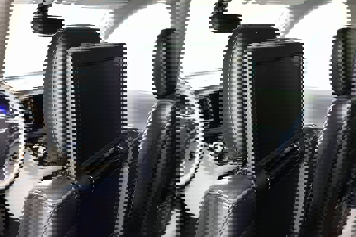 Used 2019 Chrysler Pacifica Limited image 32