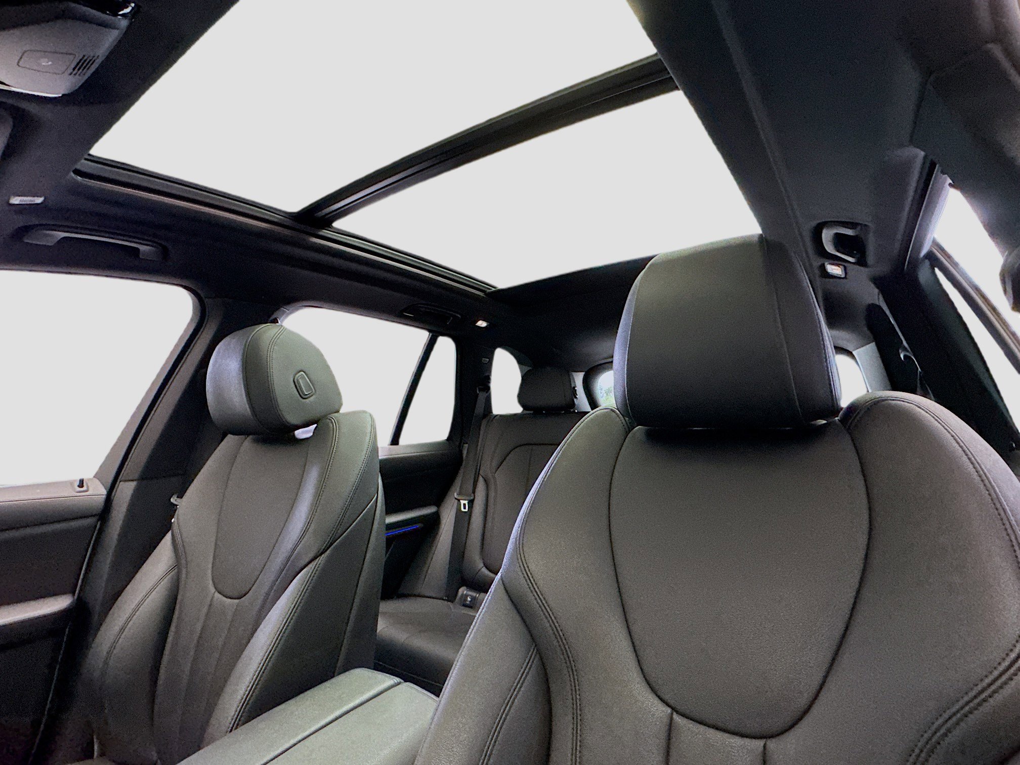 Used 2020 BMW X5 xDrive40i w/ Parking Assistance Package image 14