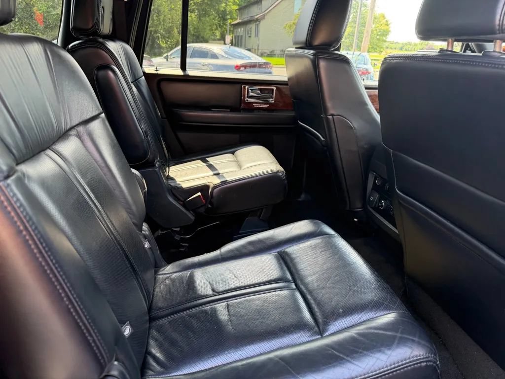 Used 2015 Lincoln Navigator L 4WD image 8