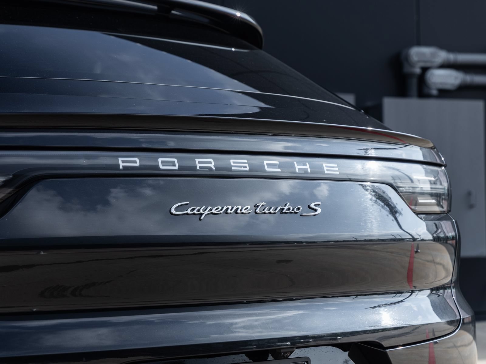 Used 2023 Porsche Cayenne Turbo S AWD/4WD image 14