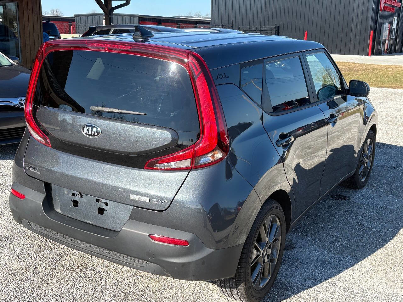 Used 2020 Kia Soul EX image 4