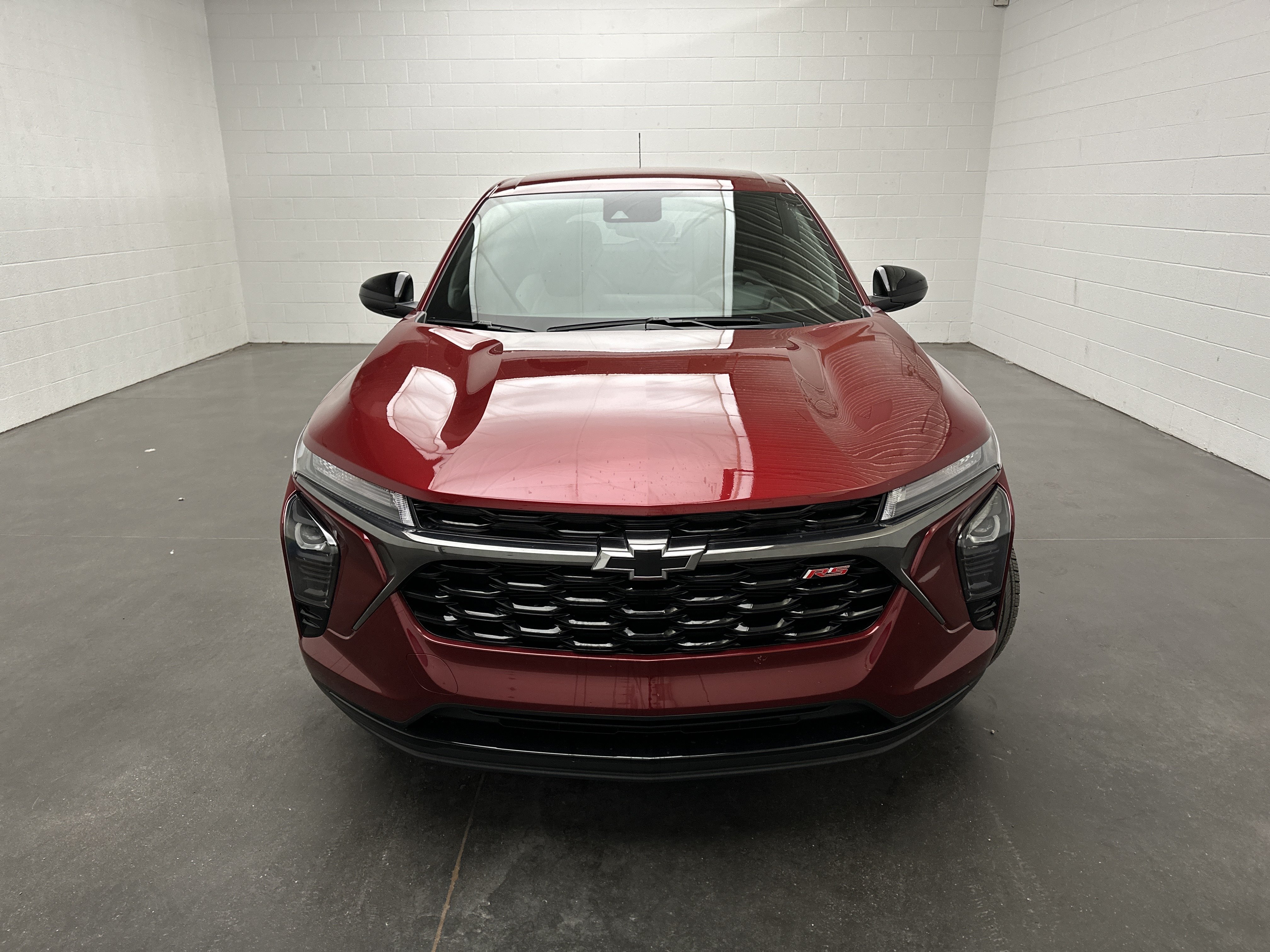 Used 2025 Chevrolet Trax RS FWD image 3