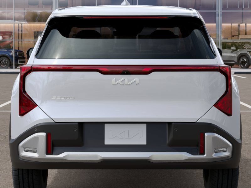 New 2027 Kia Seltos LX FWD image 13