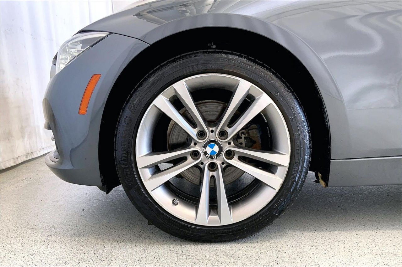 Used 2018 BMW 330i Sedan RWD image 8