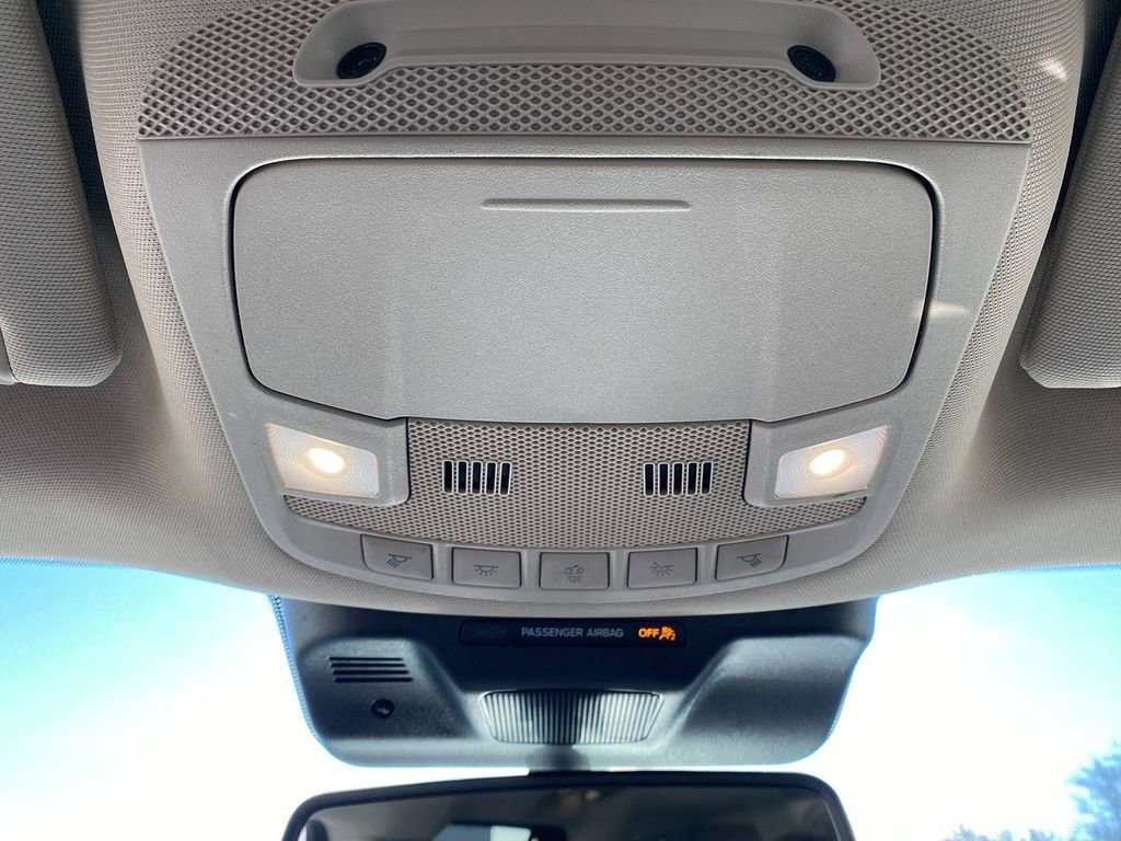 Used 2023 Ford Expedition XLT image 23