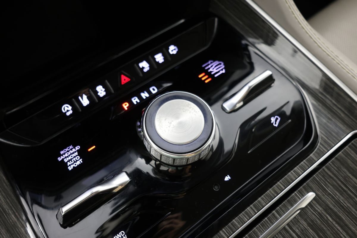 Used 2022 Jeep Wagoneer Series III AWD/4WD image 6
