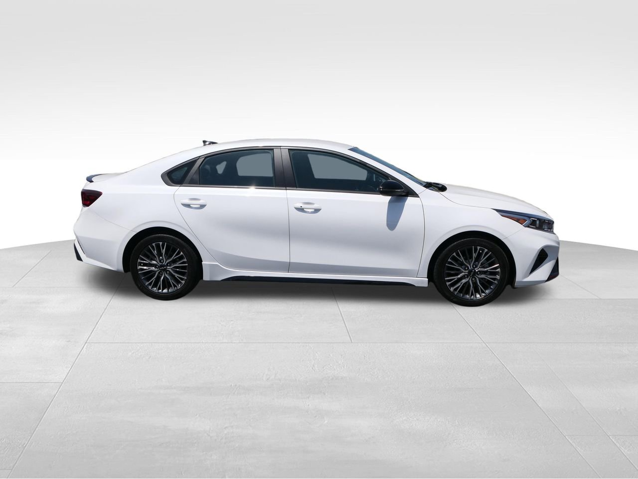 Used 2023 Kia Forte GT-Line w/ GT-Line Technology Package FWD image 2