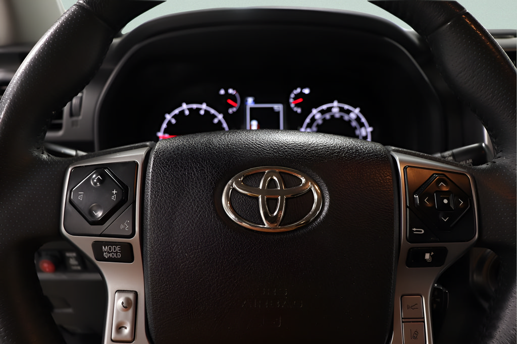 Used 2021 Toyota 4Runner SR5 Premium w/ Moonroof Package AWD/4WD image 11