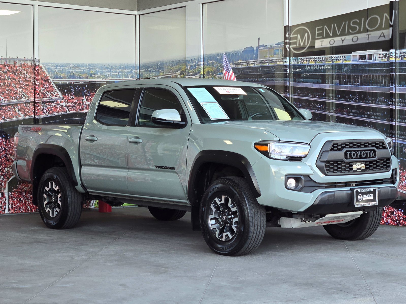 Certified 2023 Toyota Tacoma TRD Off-Road AWD/4WD image 1