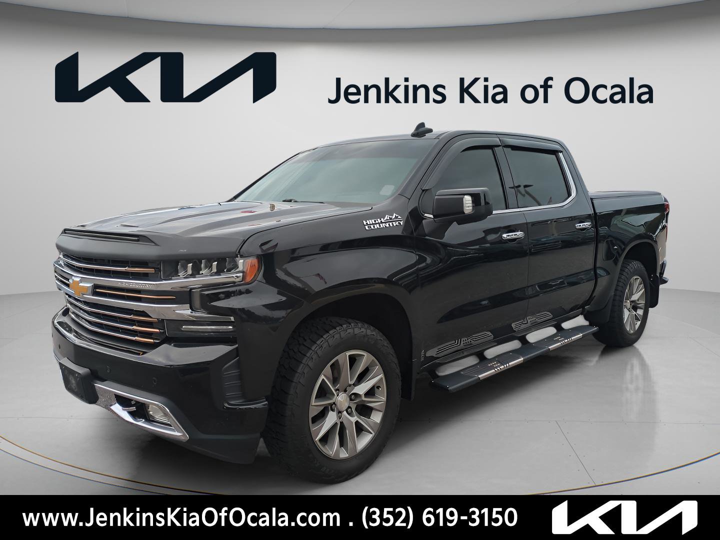 Used 2020 Chevrolet Silverado 1500 High Country w/ Technology Package AWD/4WD image 7