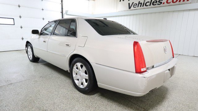 Used 2007 Cadillac DTS image 3