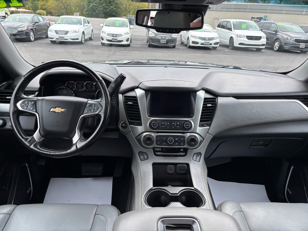 Used 2018 Chevrolet Suburban LT w/ Luxury Package image 11