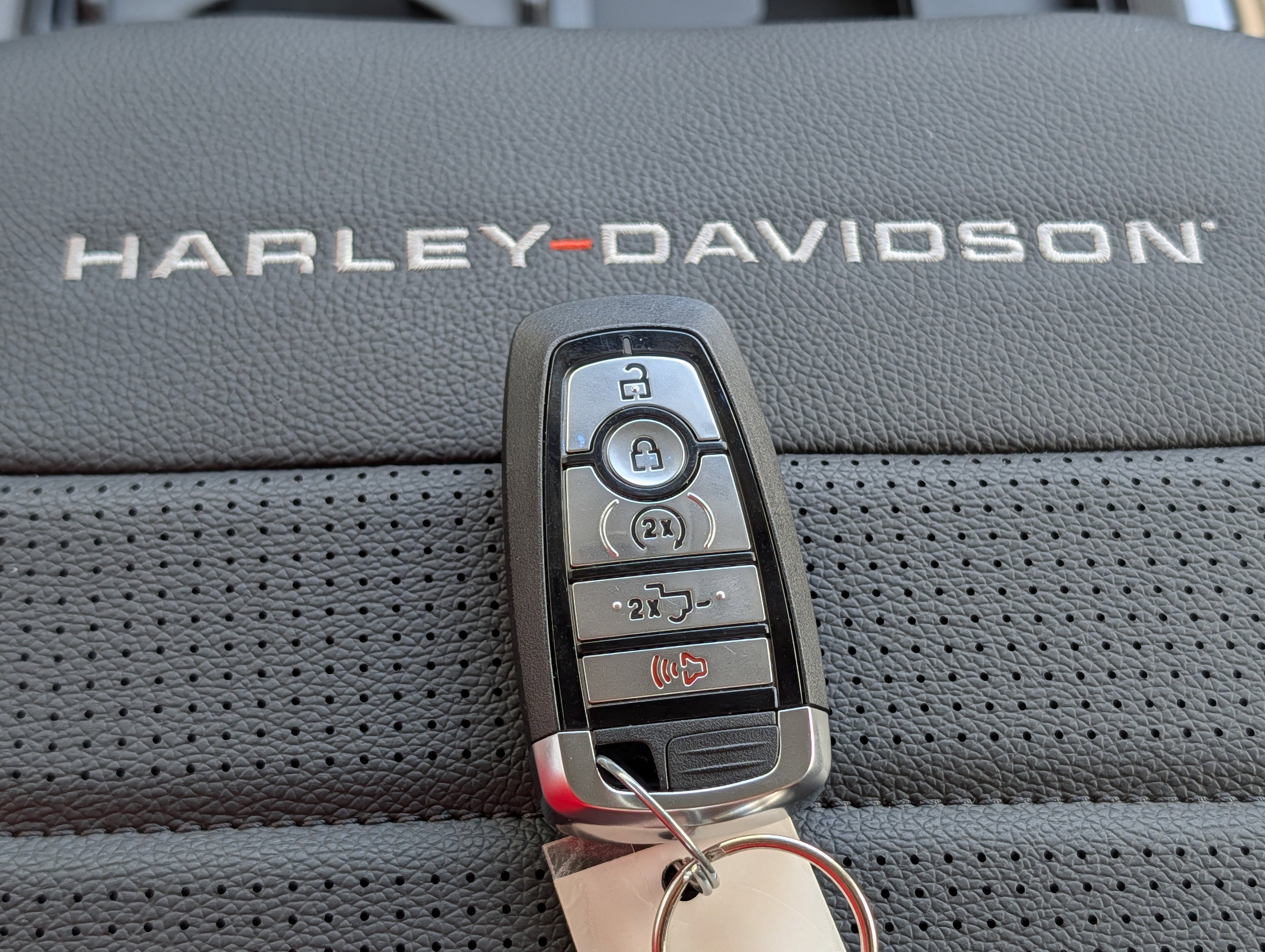 Used 2026 Ford F250 Lariat w/ Black Appearance Package image 43