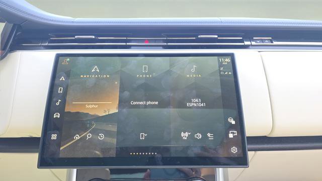 Used 2023 Land Rover Range Rover Long Wheelbase Autobiography image 12