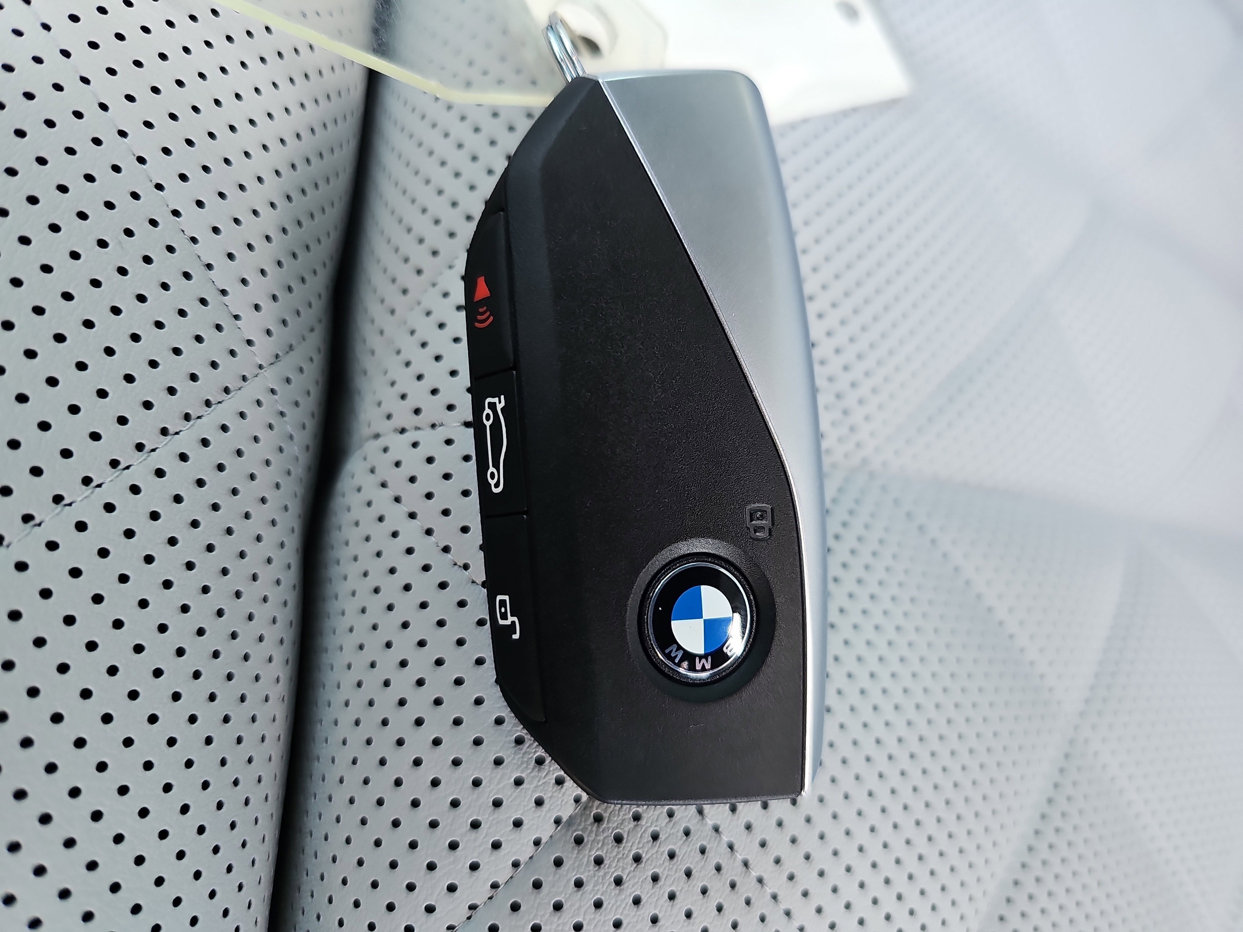 New 2026 BMW X5 xDrive40i w/ Climate Comfort Package image 38