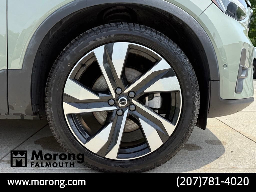 Used 2023 Volvo XC40 B5 Plus w/ Driver Assist Package AWD/4WD image 8