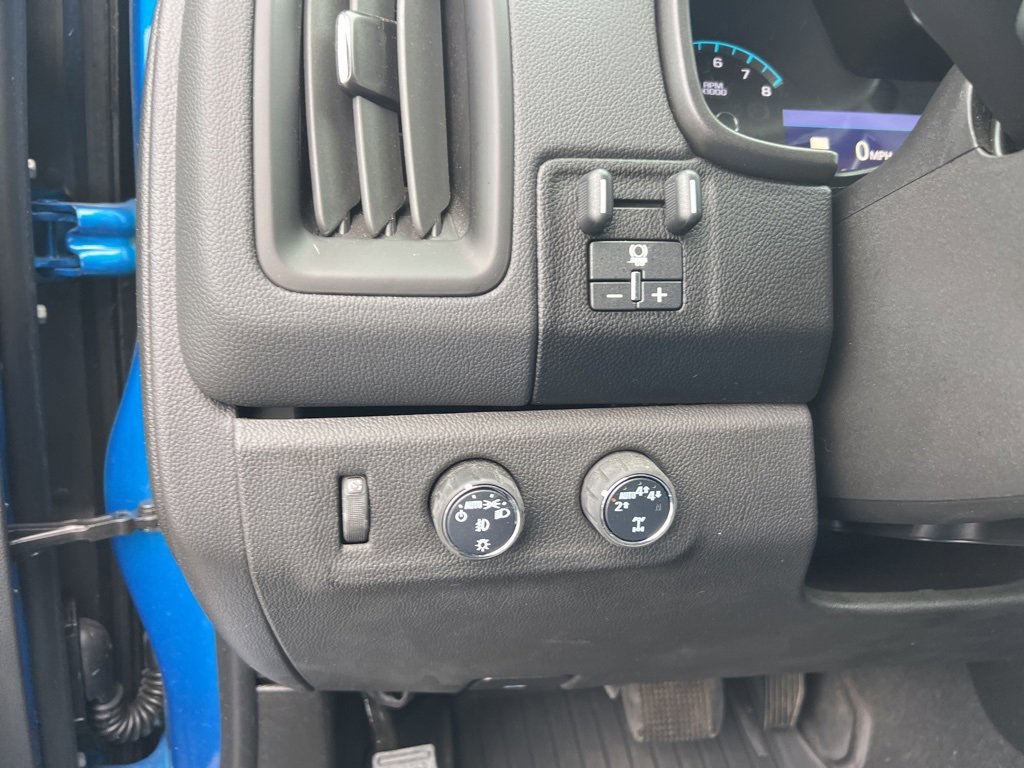 Used 2022 Chevrolet Colorado LT w/ Chrome Appearance Package image 16