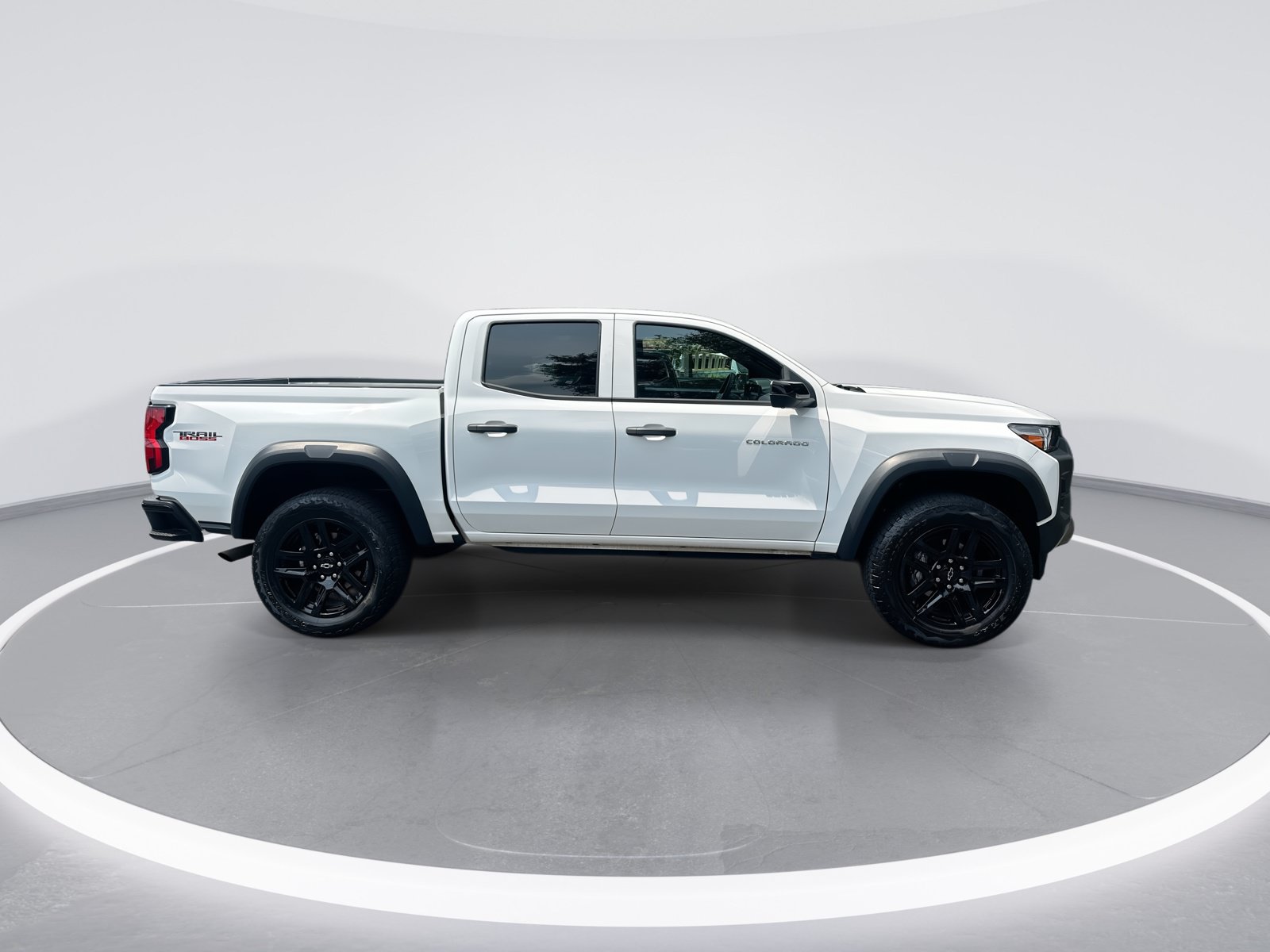 Used 2024 Chevrolet Colorado Trail Boss w/ Technology Package AWD/4WD image 10