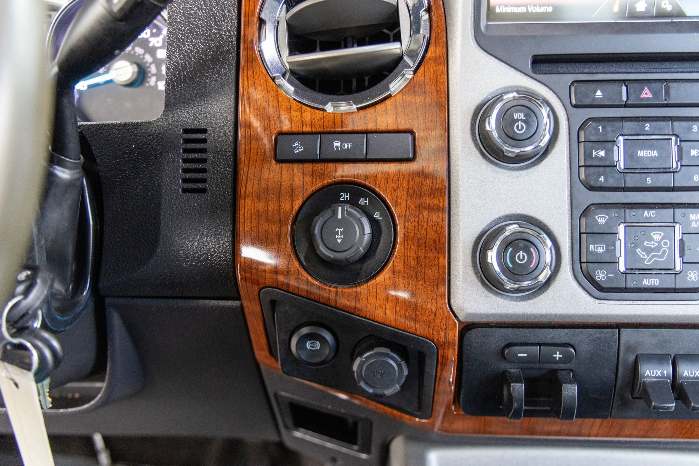 Used 2016 Ford F350 King Ranch w/ King Ranch w/Chrome Package AWD/4WD image 27