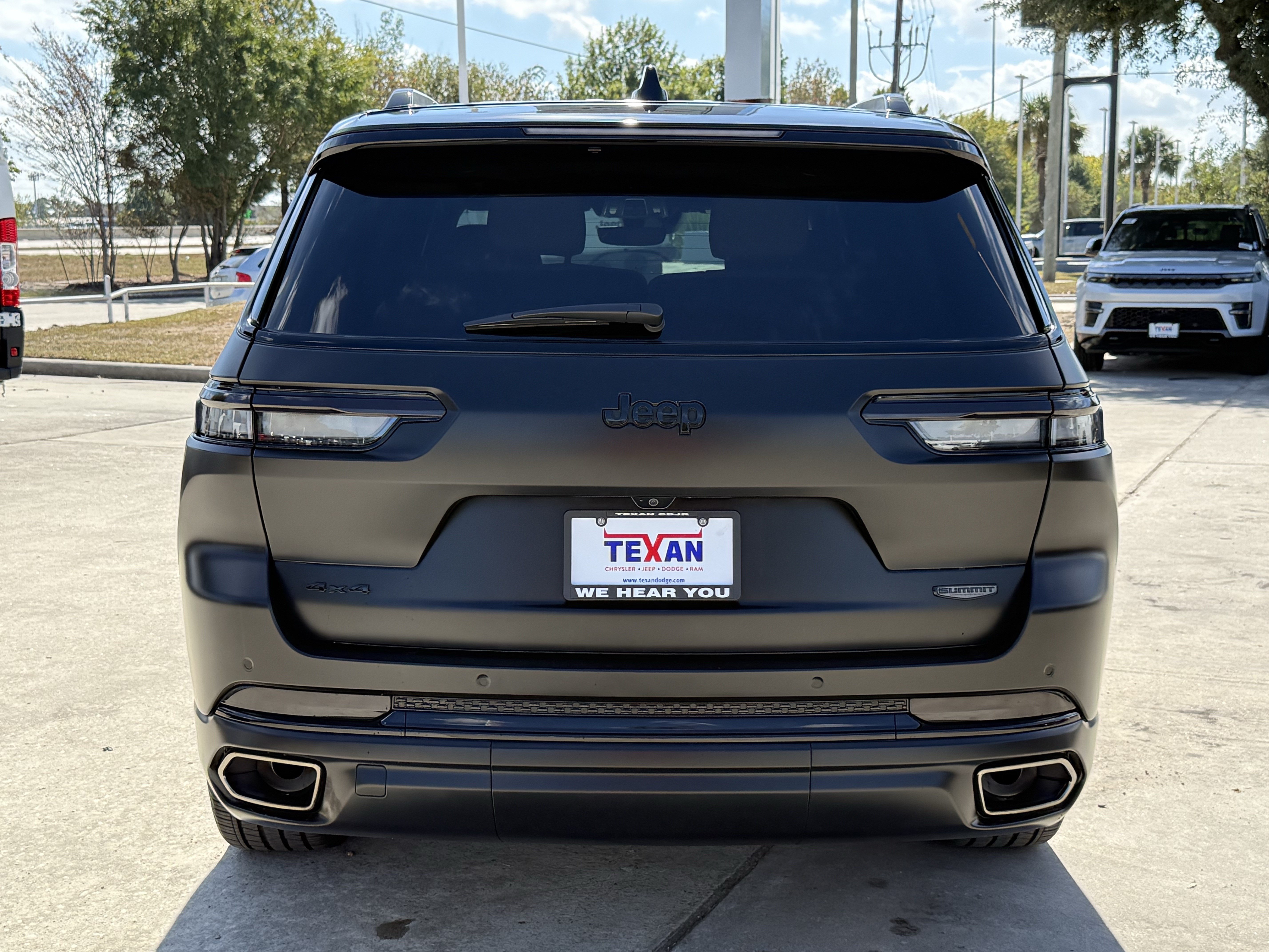 Used 2025 Jeep Grand Cherokee L Summit AWD/4WD image 6