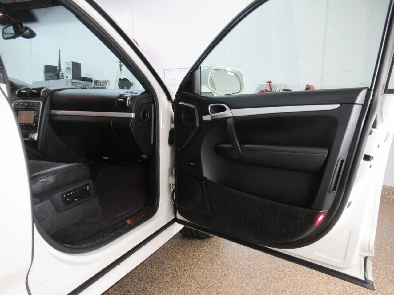 Used 2010 Porsche Cayenne GTS AWD/4WD image 25