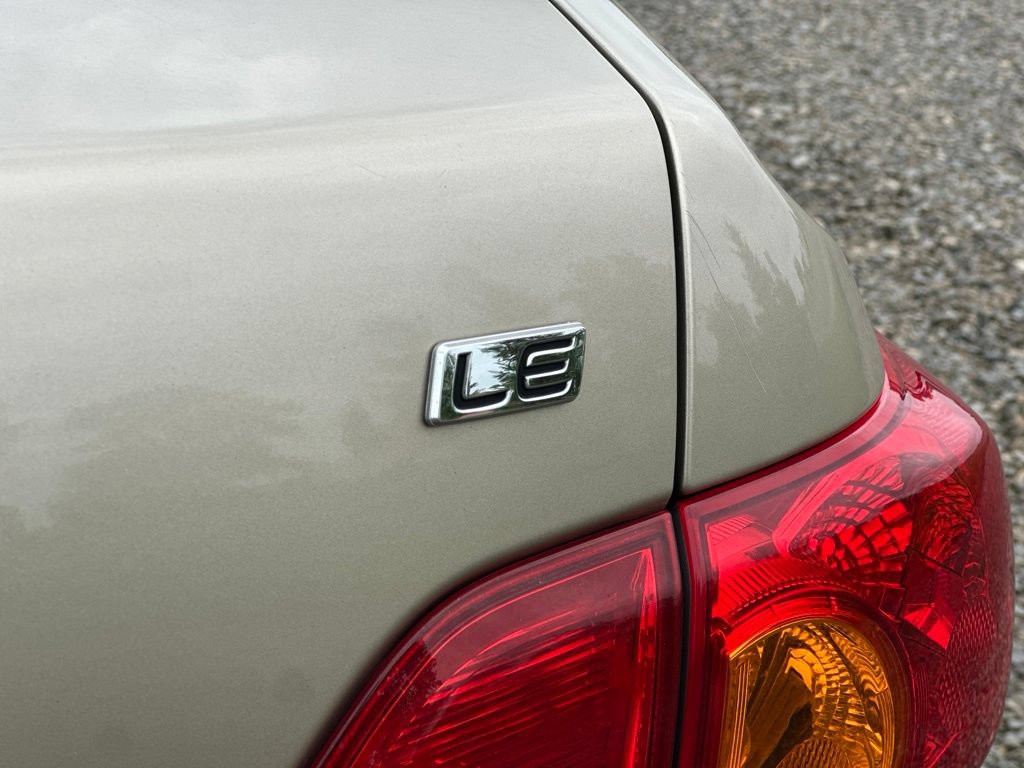 Used 2010 Toyota Corolla LE FWD image 4